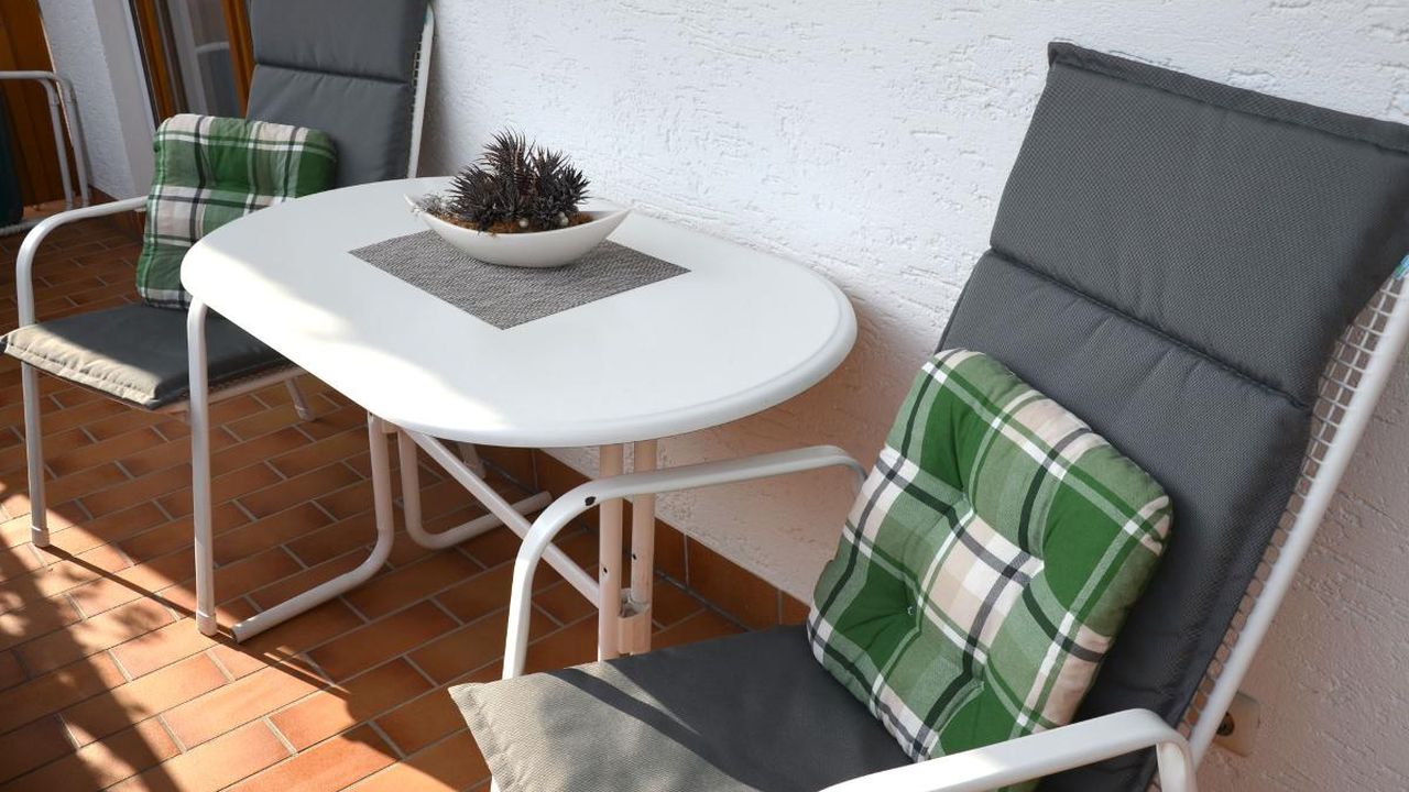 Wohnung 2 - Balkon Wohnung 2 - Balkon